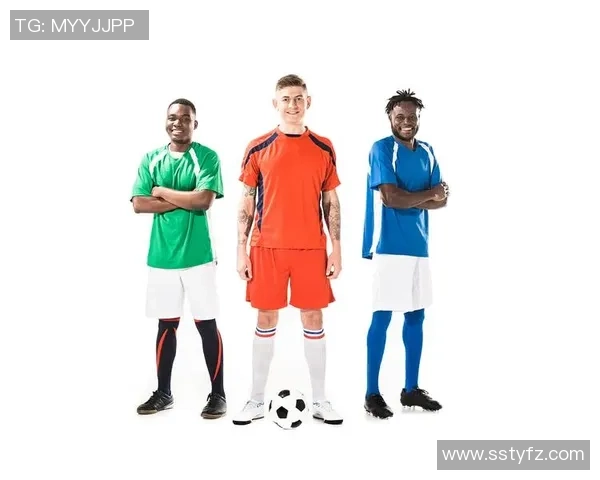 足球明星背后的故事：探寻他们的家庭背景与成长历程